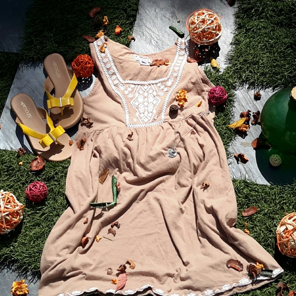 A tan Western Roper dress - Picture 1 of 4